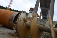 Bauarbeiten - A 45 - Brücke bei Rinsdorf - Schweres Gerät und Baumaterial wurde von den Mitarbeitern eingesetzt.